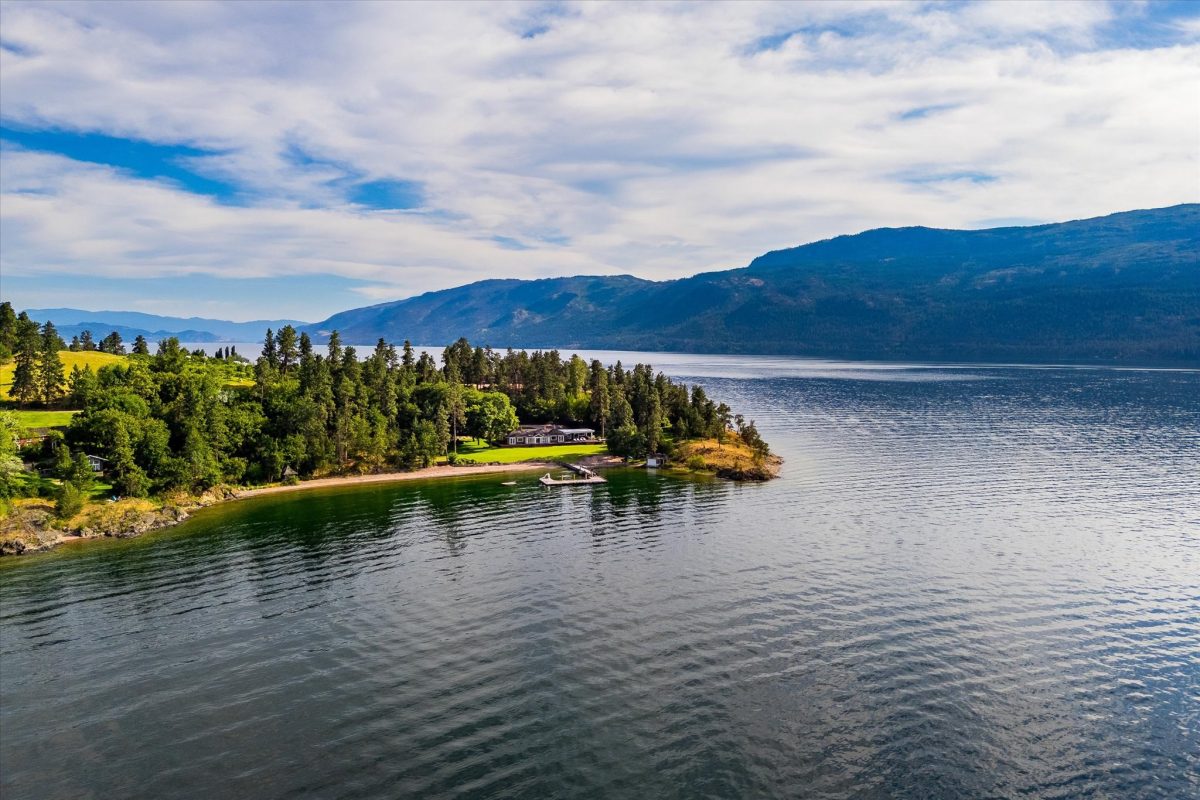A Legacy of Luxury on the Lake